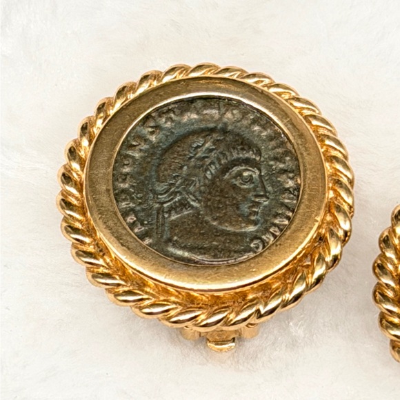 Vintage CINER Roman Revival Coin Clip-On Earrings – Gold Tone, Signed, 1” - Picture 4 of 16
